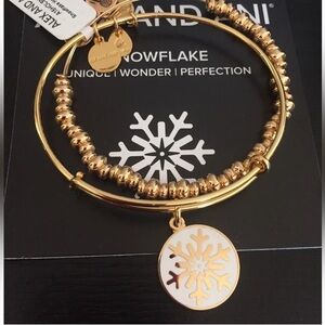 NWT Alex And Ani 2015 Limited Edition Holiday Gold Snowflake Set.